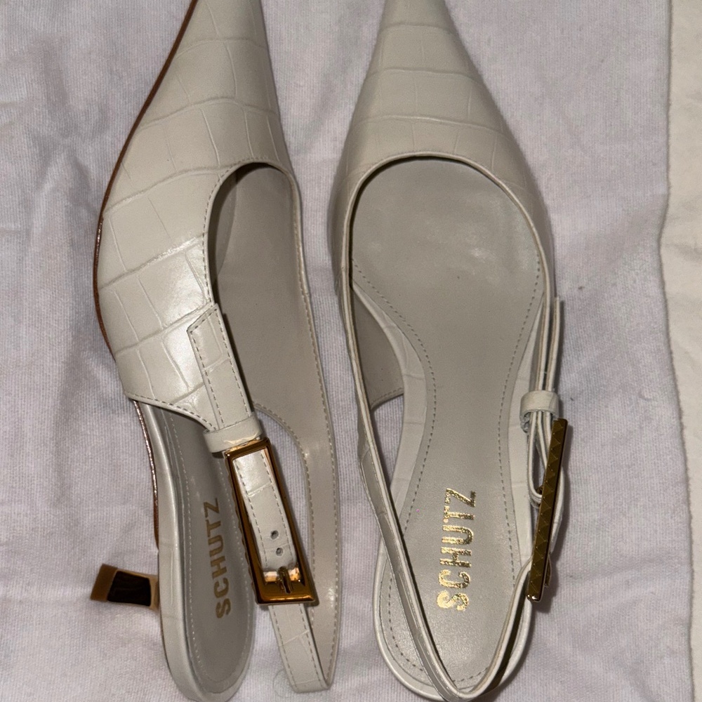 Schutz Kitten Heel